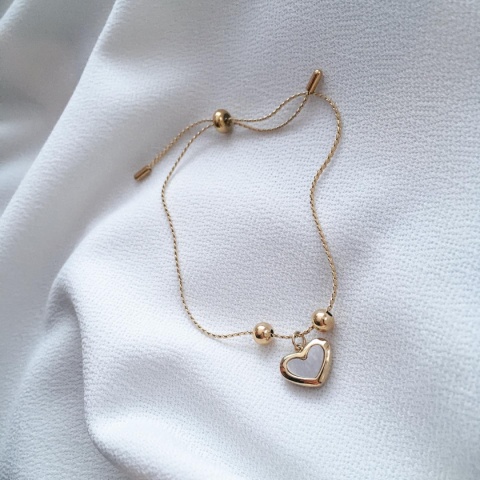 Bransoletka ze stali szlachetnej z perłowym serduszkiem