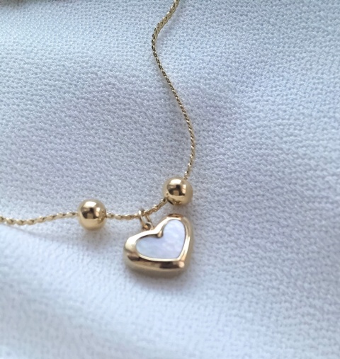 Bransoletka ze stali szlachetnej z perłowym serduszkiem